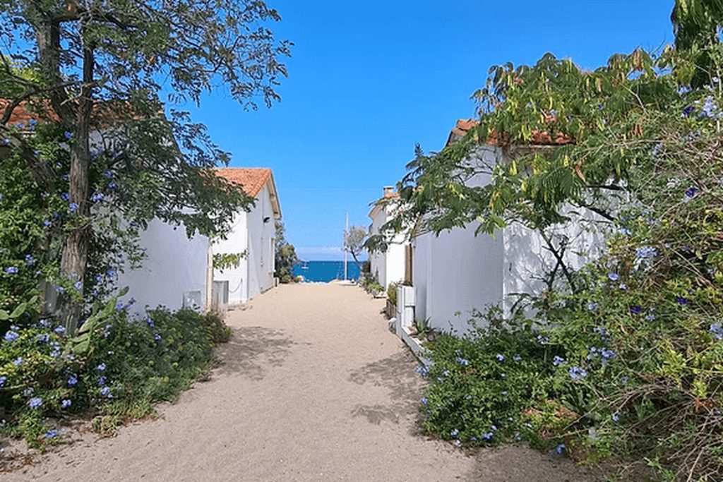 Vendre sur la Côte Vermeille ou dans les Albères demande une lecture locale fine - Le Racou et la côte Rocheuse